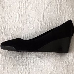 JP Tod’s suede and patent wedge